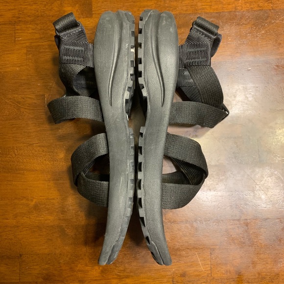 Men’s Merrell Python sandals - Picture 6 of 8